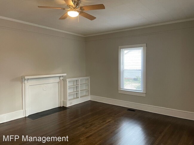 Building Photo - 3 br, 1 bath House - 608 North Main