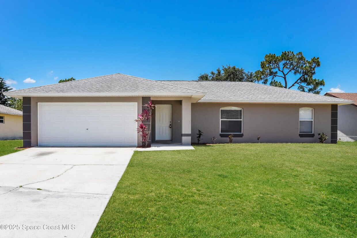 Foto principal - 1510 Glencove Ave NW