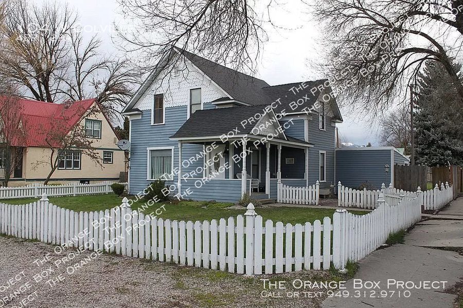 Primary Photo - 104 W Colville Ave