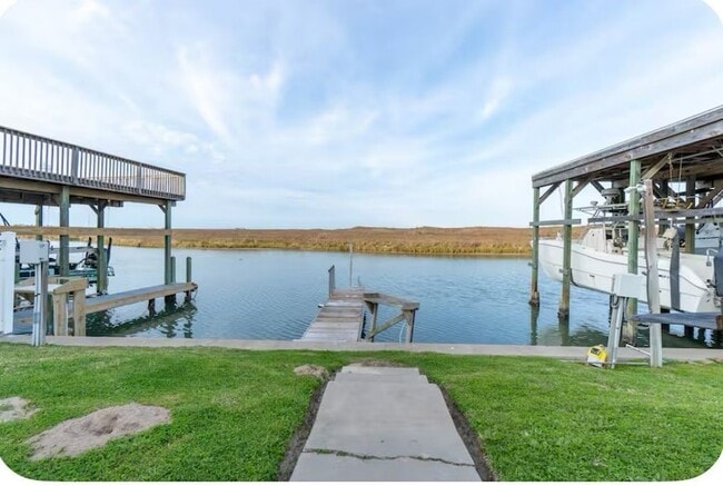 Building Photo - 14898 Granada Dr
