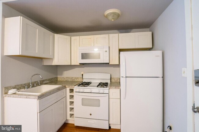 Foto del edificio - 2115 N 63rd St