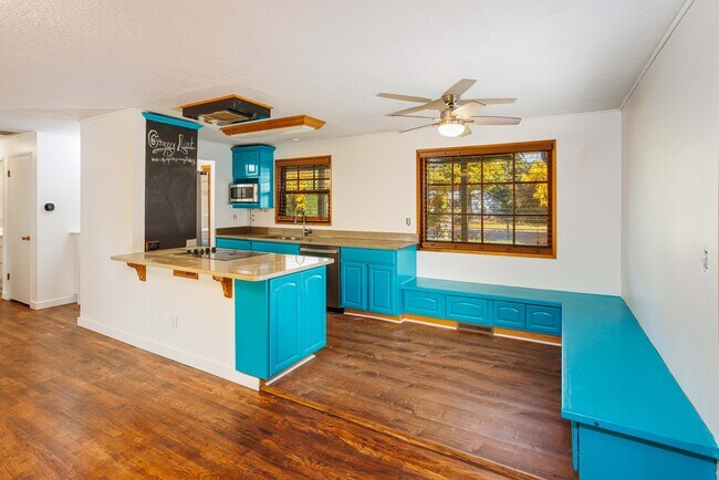 Photo - 950 NE 18th St House