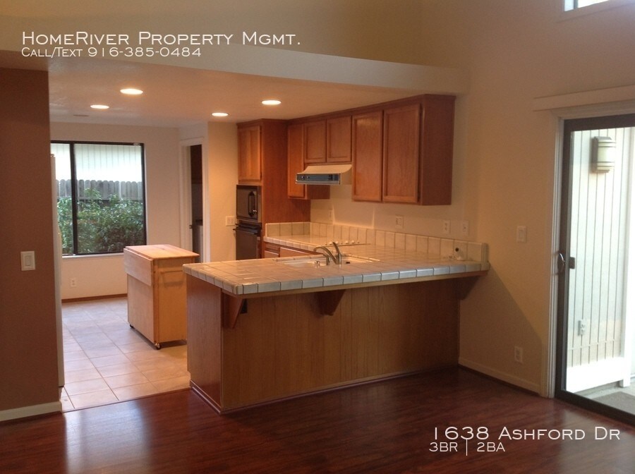 Primary Photo - E. Roseville Beauty in Gated Community!