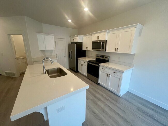 Foto del edificio - Lovely townhome for rent in American Fork