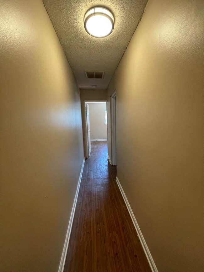 Foto del edificio - 4354 Dorris St