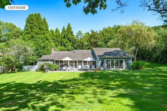 Building Photo - 31 Wainscott Stone Road