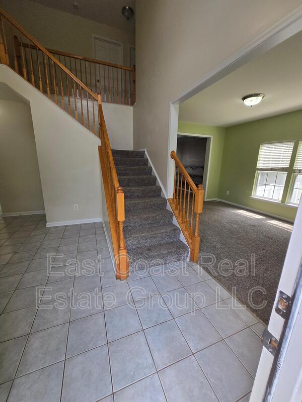 Foto del edificio - 5131 Charlington Ct