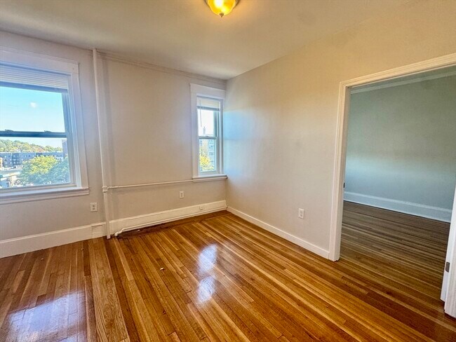 Building Photo - 1615 Commonwealth Ave