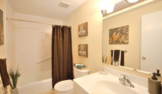 royal crest warwick apartment homes warwick ri