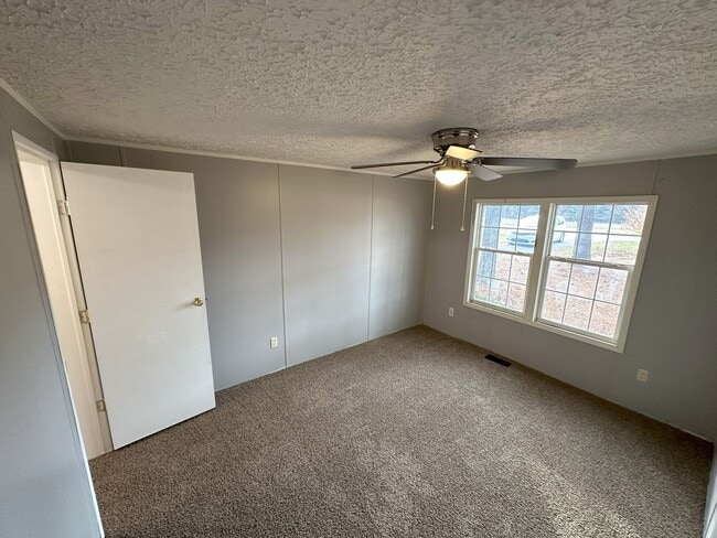 Building Photo - 181 Tower Ln