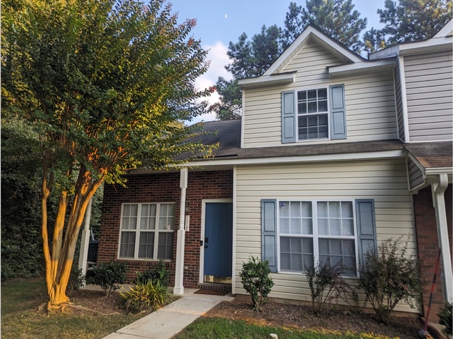 Building Photo - Room in Townhome on Petrea Ln