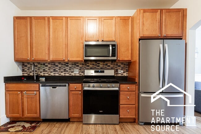 Foto del edificio - 908 W Belle Plaine Ave