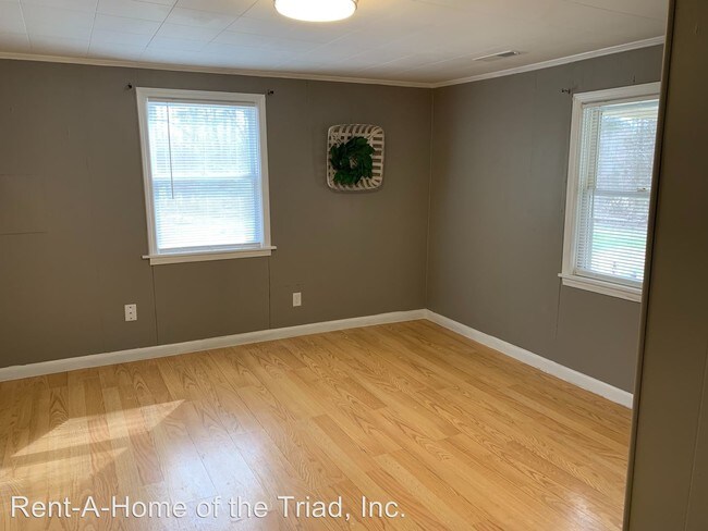 Building Photo - 2 br, 2 bath House - 3909 Randleman Road