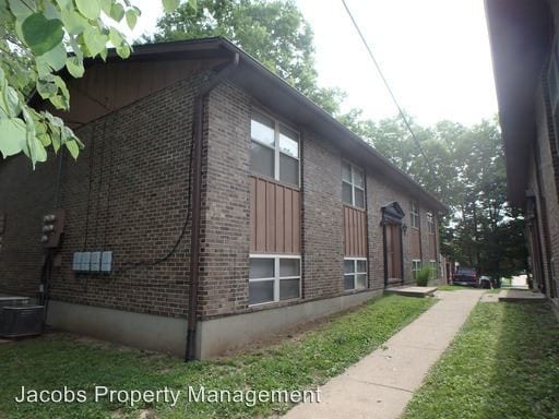 Building Photo - 402 Lawrence Pl