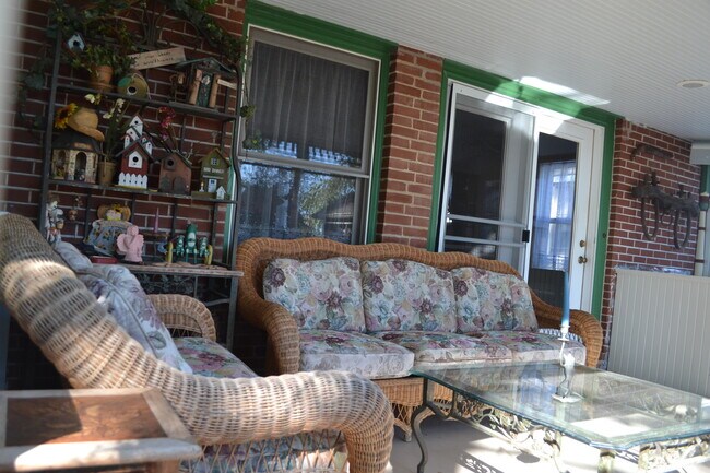 Back Porch - 714 N 4th St