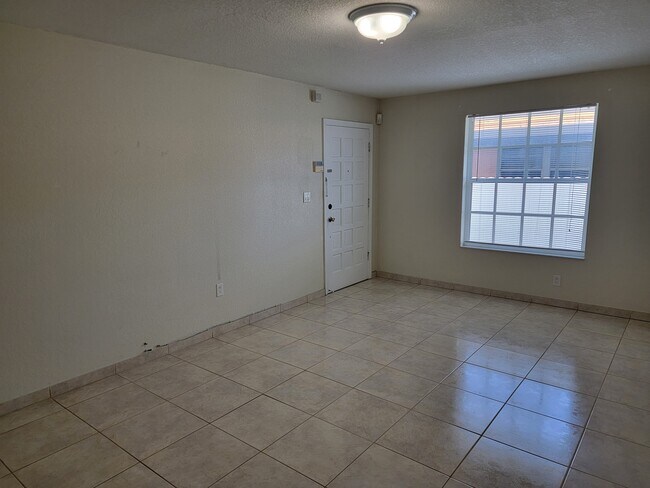 Foto del edificio - 152 E 6th St