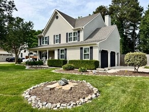 Building Photo - 2337 Esplanade Dr