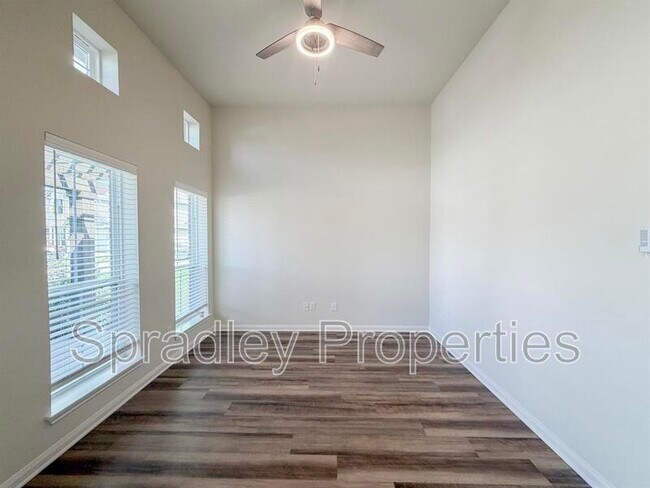 Building Photo - 7805 Montclair Dr
