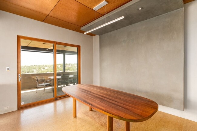 Building Photo - 875 Camino Francisca