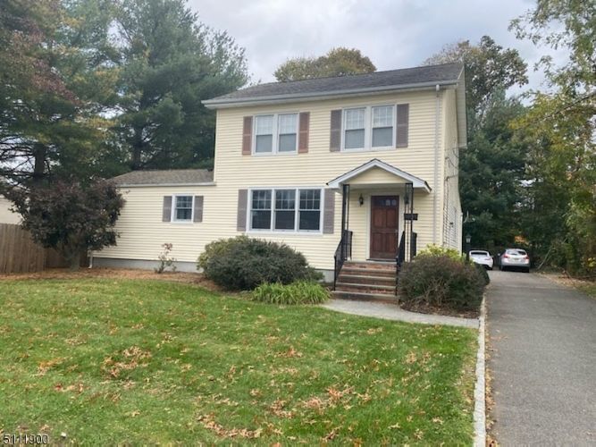 Foto principal - 1 Madison Ct