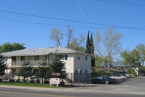 Building Photo - Cottage Manor