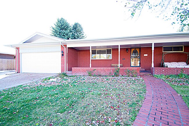 Building Photo - 3241 Yarrow St