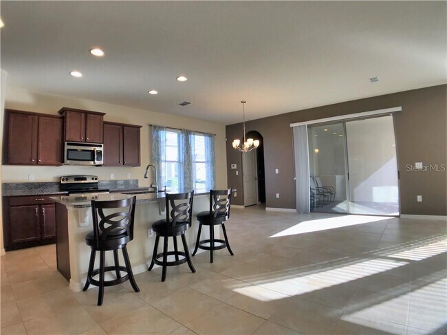 Foto del edificio - 8679 Bayview Crossing Dr