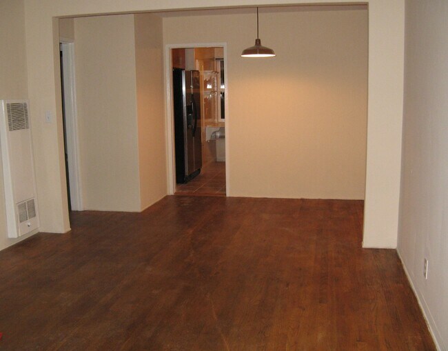 Foto del edificio - 6131 Lorca Dr