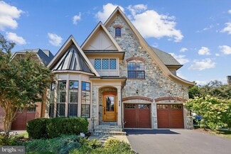 Building Photo - 448 Salk Cir