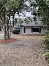 Building Photo - 212 Oak Grove Cir