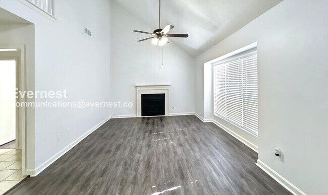 Building Photo - 5044 Donnell Way