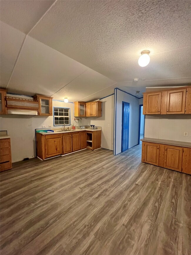 Building Photo - 2525 Oyster Creek Bend