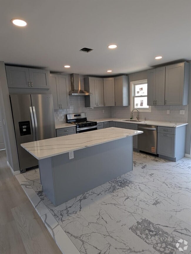 Building Photo - 5 Beaulieu Ct