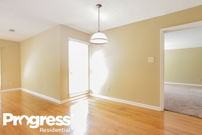 Foto del edificio - 300 N Ericson Rd