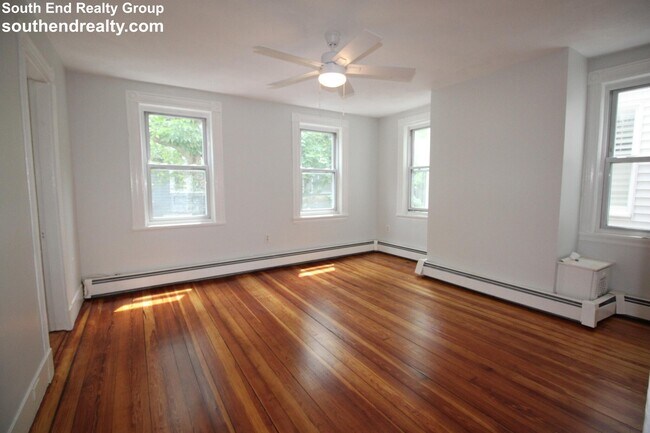 Building Photo - 12 Albion Pl