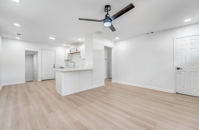 Building Photo - 1865 Ferber Ave