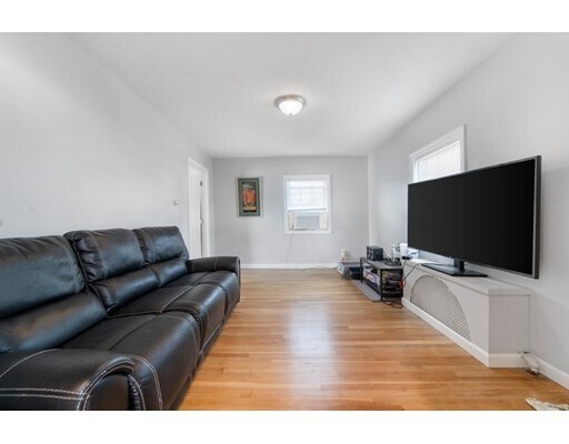Building Photo - 27 Tapley Ave
