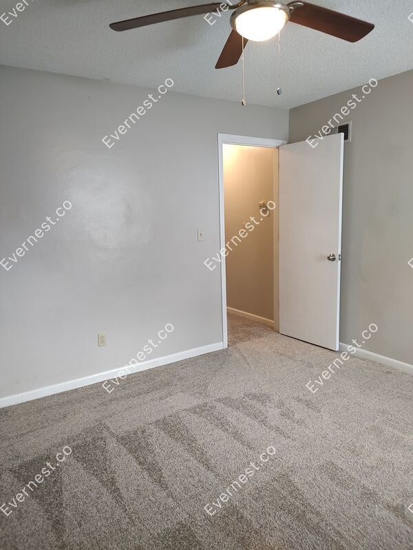 11103 NW Player Dr Unit A, Parkville, MO 64152 Condo for Rent in