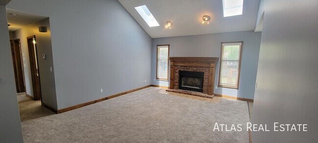 Foto del edificio - 205 NW Almond