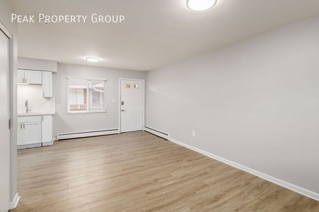 Building Photo - 639 Riverview Dr