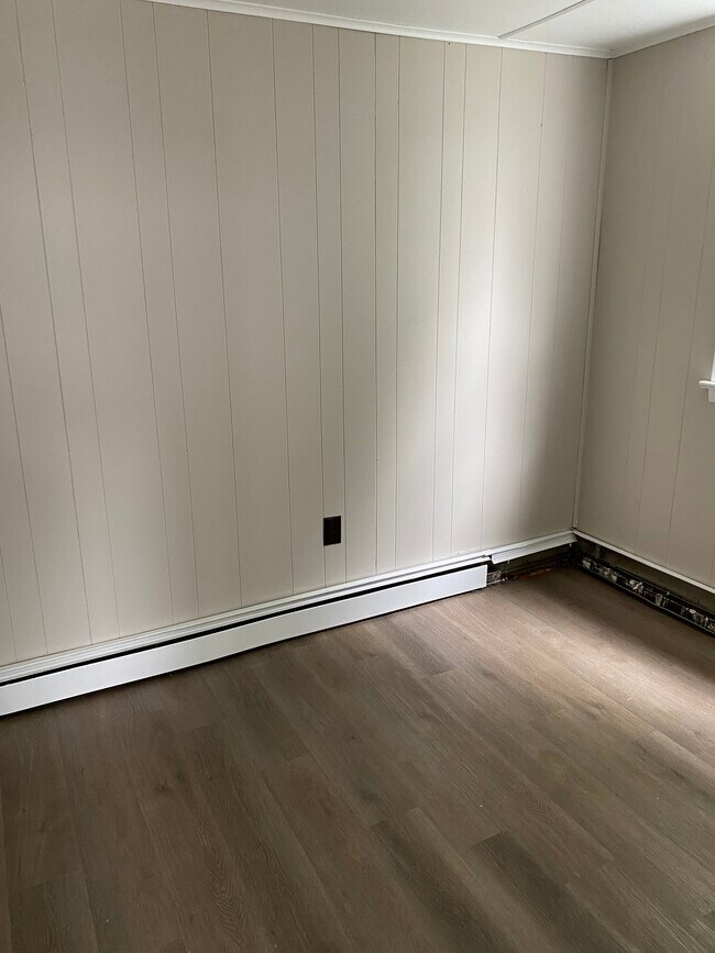 Building Photo - 608 E Elm St