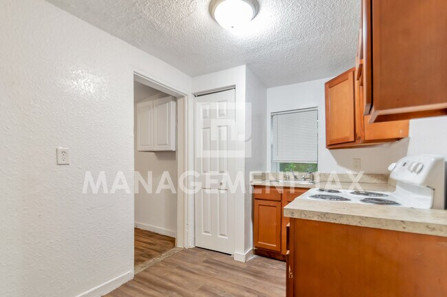 Building Photo - 1629 W 31st St