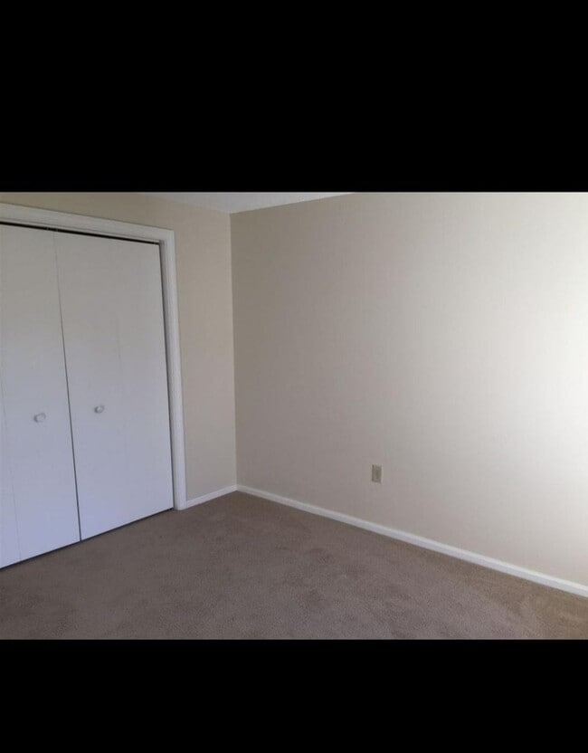Building Photo - 1611 White Cedar Blvd