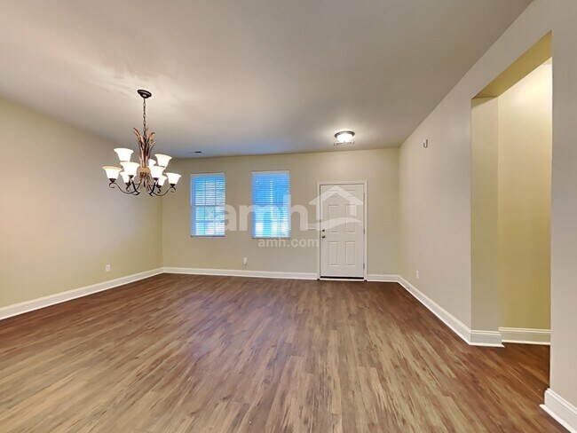Building Photo - 303 Duck Pond Ln