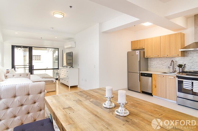 Building Photo - 227 Grand Street