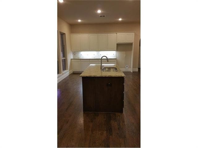 Building Photo - 466 Loma Alta Dr