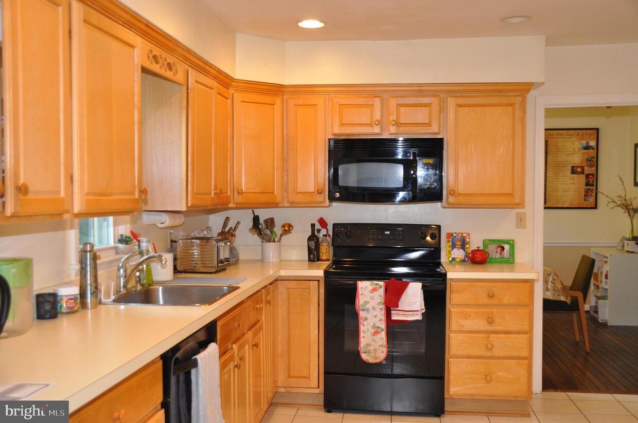Foto principal - 7915 Foxhound Rd