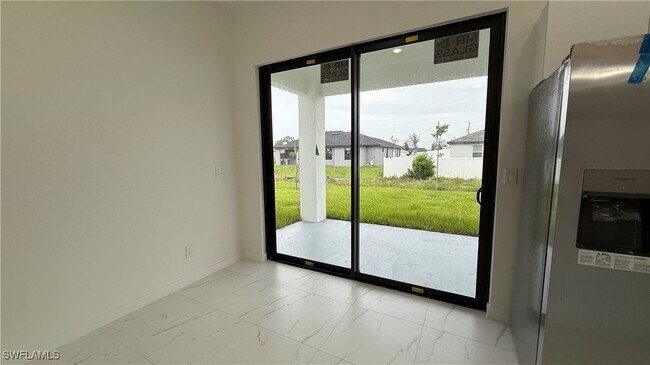 Foto del edificio - 2009 Diplomat Pkwy W
