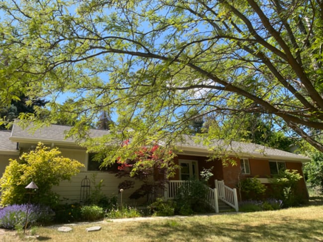 Building Photo - 6109 Woodland Dr