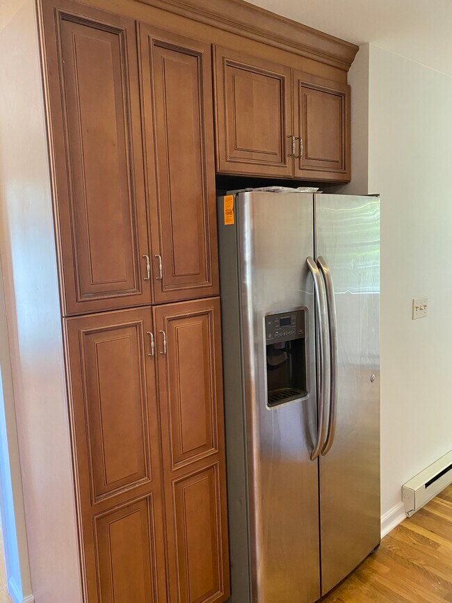 Kitchen - 7 Greenfield Ave